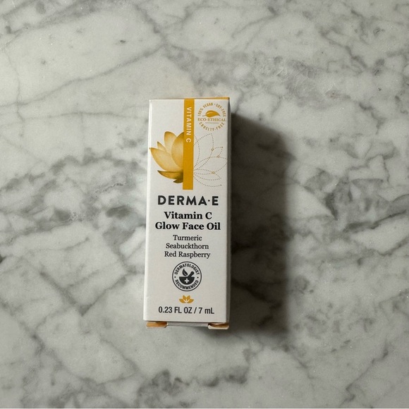 Derma.e Vitamin C Glow Face Oil - Picture 1 of 7